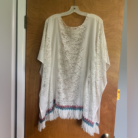 Handmade white coverup - Picture 1 of 4
